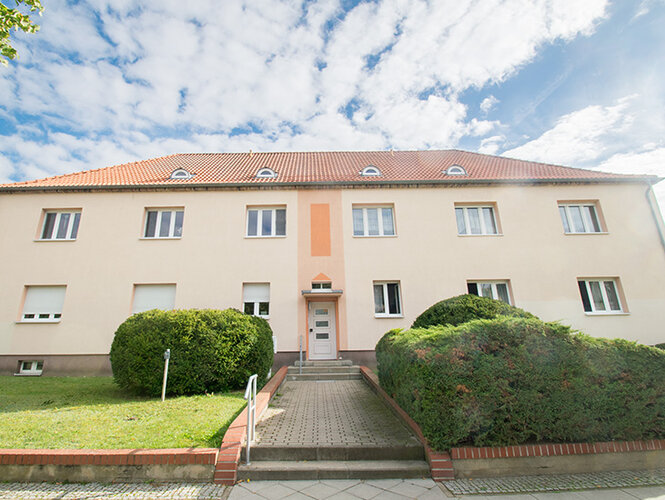Zum Mietangebot verlinktes Bild: Sanierte Altbauwohnung mit Garten!
