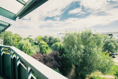 Bild 3 zum Mietangebot Riesiger Balkon mit wunderschönem Blick auf den Igelpfuhl