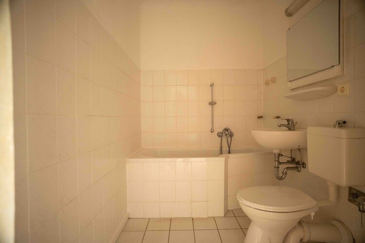 Zum Mietangebot verlinktes Bild: Mit großem Balkon.