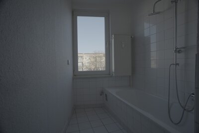 Bild 3 zum Mietangebot Großzügig geschnittene 3-Raum-Wohnung in der City