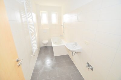 Bild 1 zum Mietangebot Große 3-Zimmer-Wohnung.