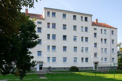 Bild 2 zum Mietangebot Kleine Familie gesucht. Sanierte Wohnung ab August.